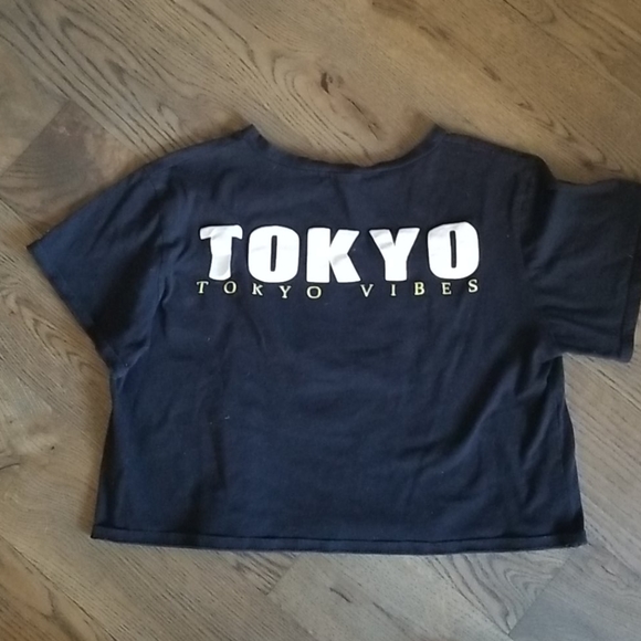 Cropped Tokyo Vibes T-shirt - Picture 2 of 2